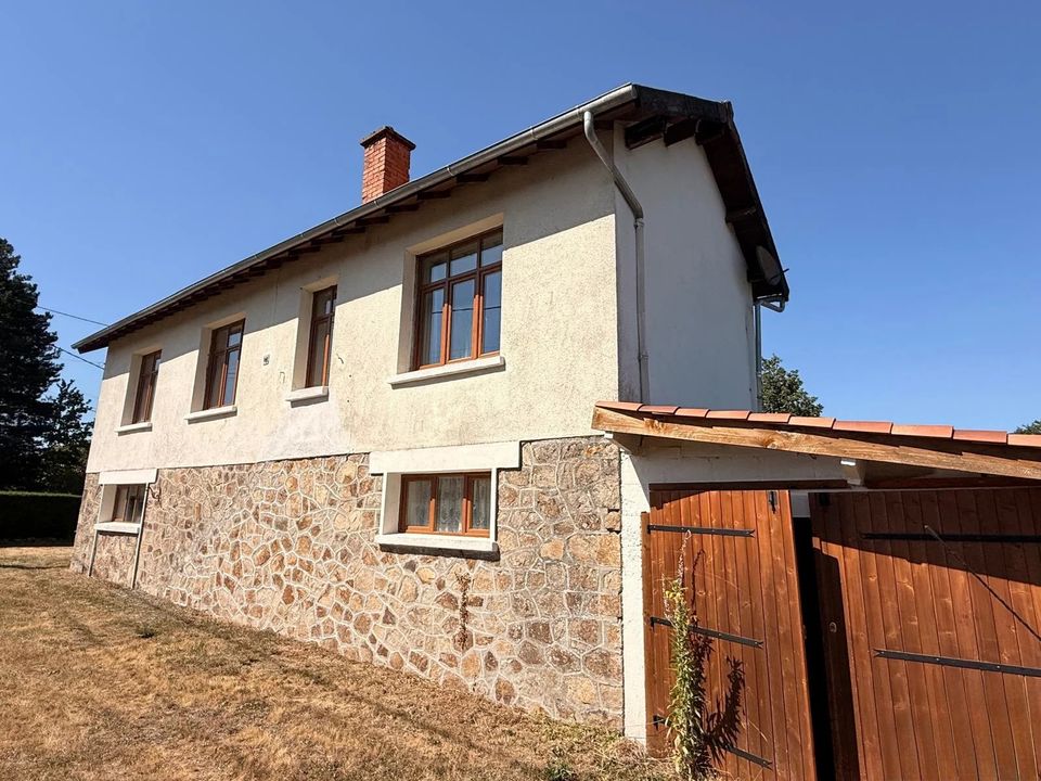 Villa in Saint-Junien, Haute-Vienne - foto 1