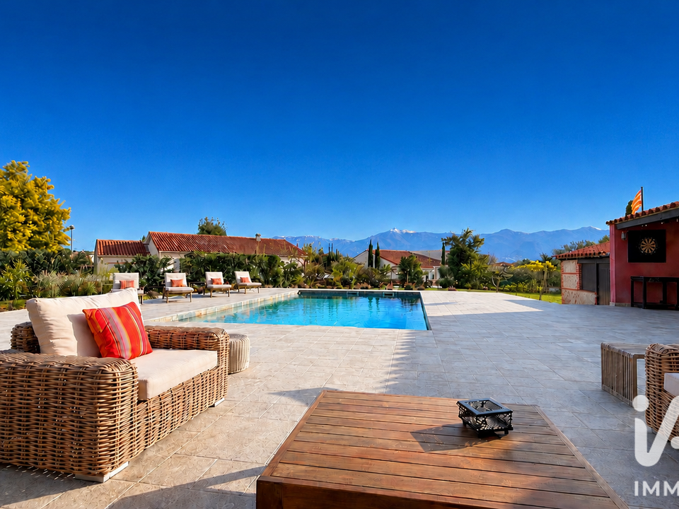 Villa in Ortaffa, Pyrenees-Orientales - foto 1