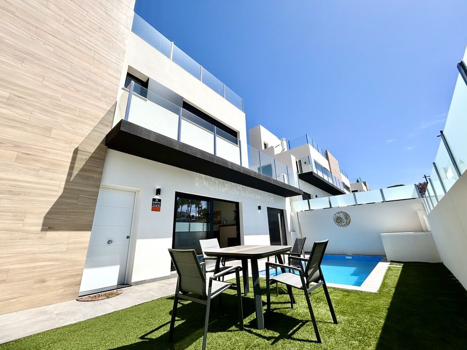Villa i Villamartin, Alicante - foto 1