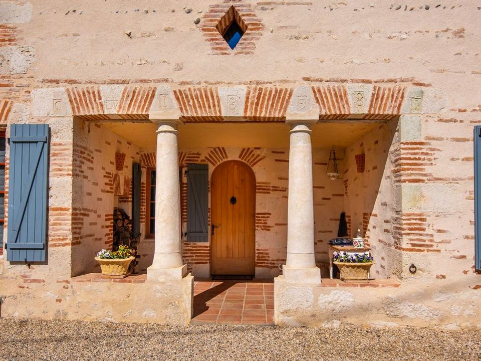 Villa in Saint-Nicolas-de-la-Grave, Tarn-et-Garonne - photo 5