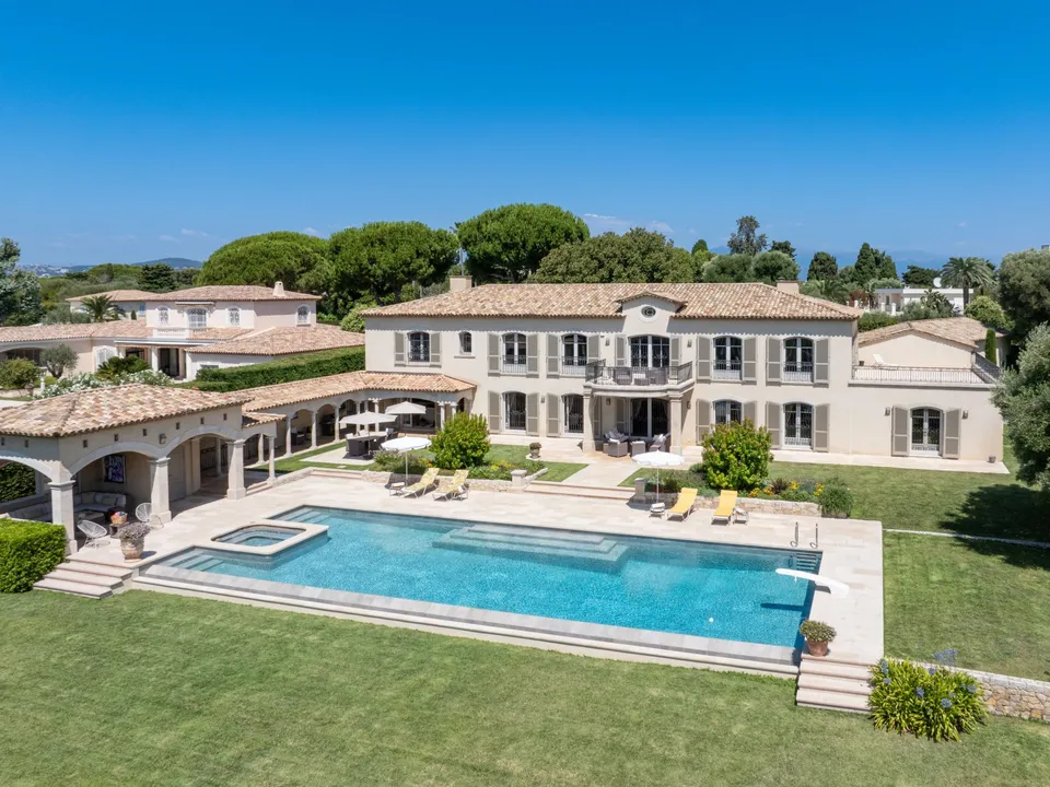 Villa i Antibes, Alpes-Maritimes - foto 1