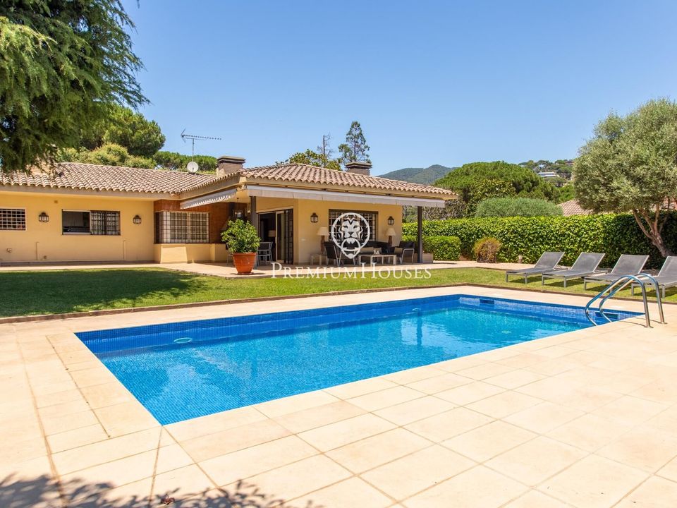 Villa in Cabrils, Barcelona - foto 1