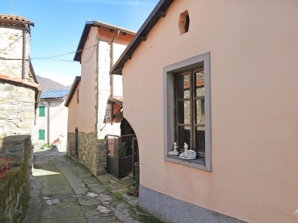 Casa adossada a Fivizzano, Massa and Carrara - foto 2