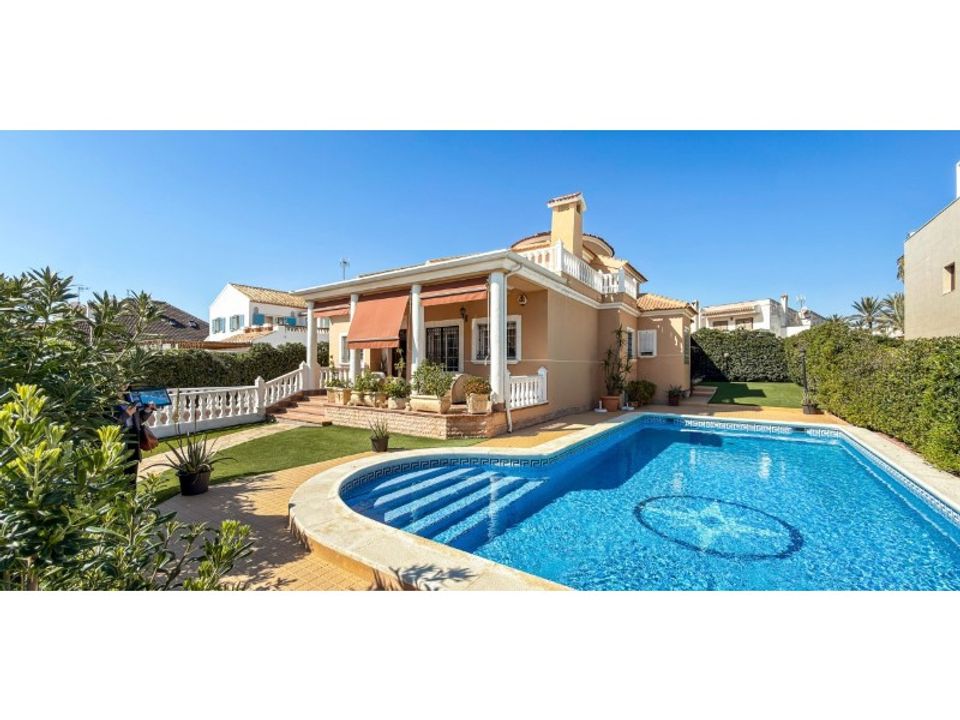 Villa i La Mata, Alicante - foto 1