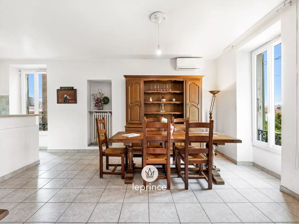Villa i Saint-Laurent-du-Var, Alpes-Maritimes - bilde 2