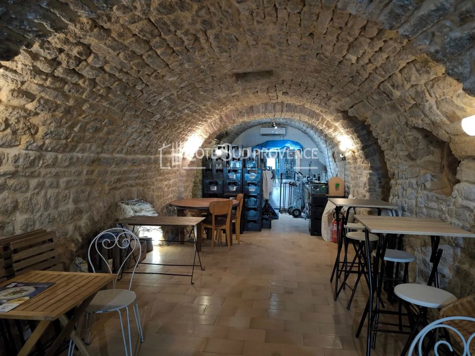 Erhvervsejendom i L'Isle-sur-la-Sorgue, Vaucluse - foto 3