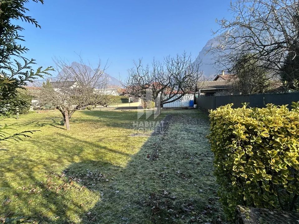 Helårsgrund i Saint Egreve, Isere - foto 1