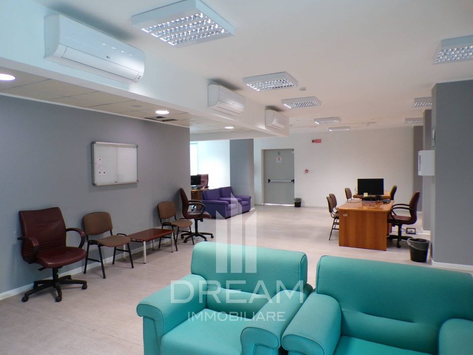 L'establiment comercial a Cagliari, Cagliari - foto 1