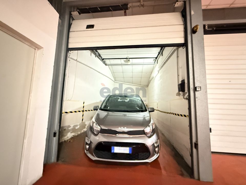 Garage - Modena, Modena - photo 1