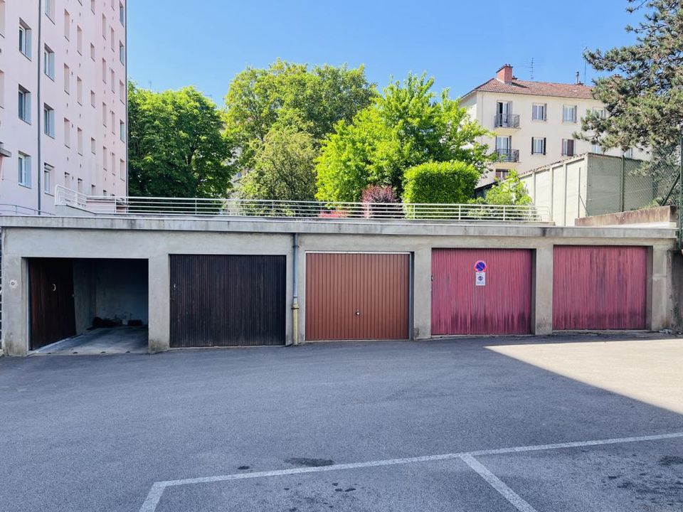 Garage i Dijon, Cote-d'Or - foto 1