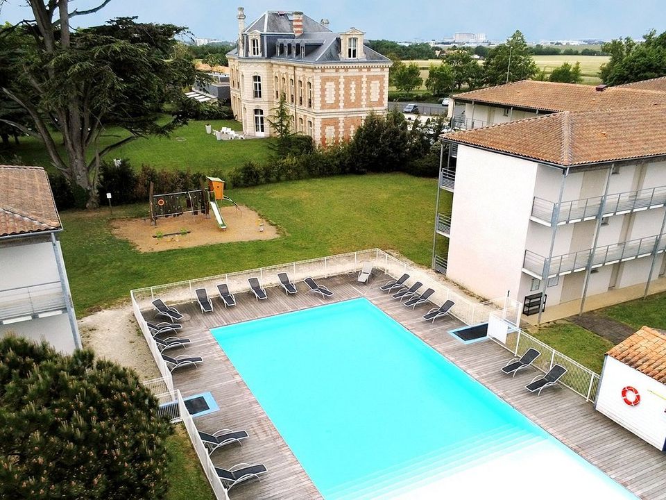 Erhvervsejendom i Lagord, Charente-Maritime - foto 1