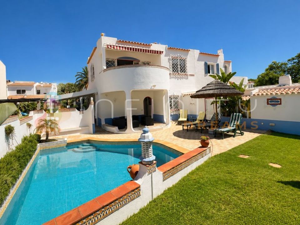 Villa i Quarteira, Faro - foto 1