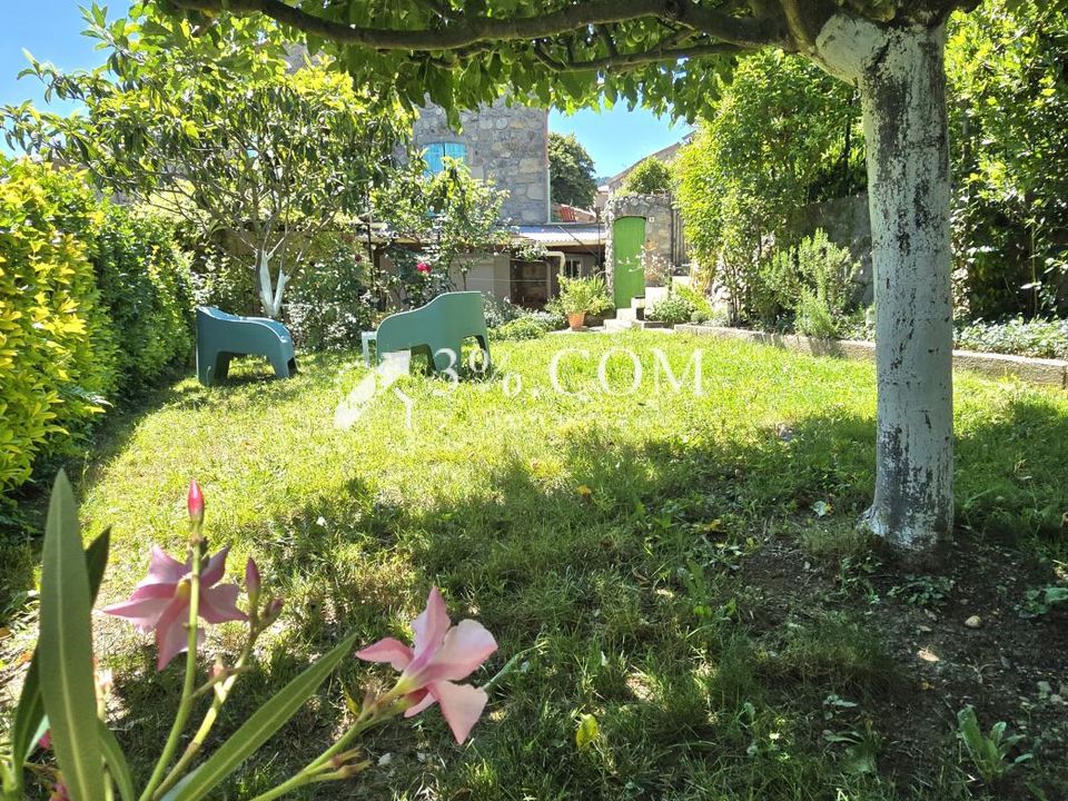 Landsbyhus i Les Ollières-sur-Eyrieux, Ardeche - foto 1