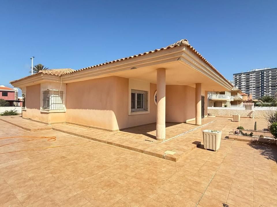 Villa i La Manga Del Mar Menor, Murcia - foto 1