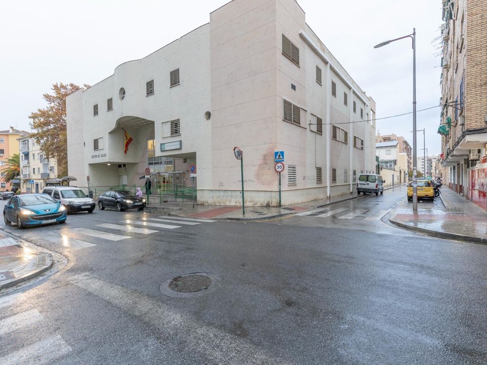 Erhvervsejendom i Granada, Granada - foto 1