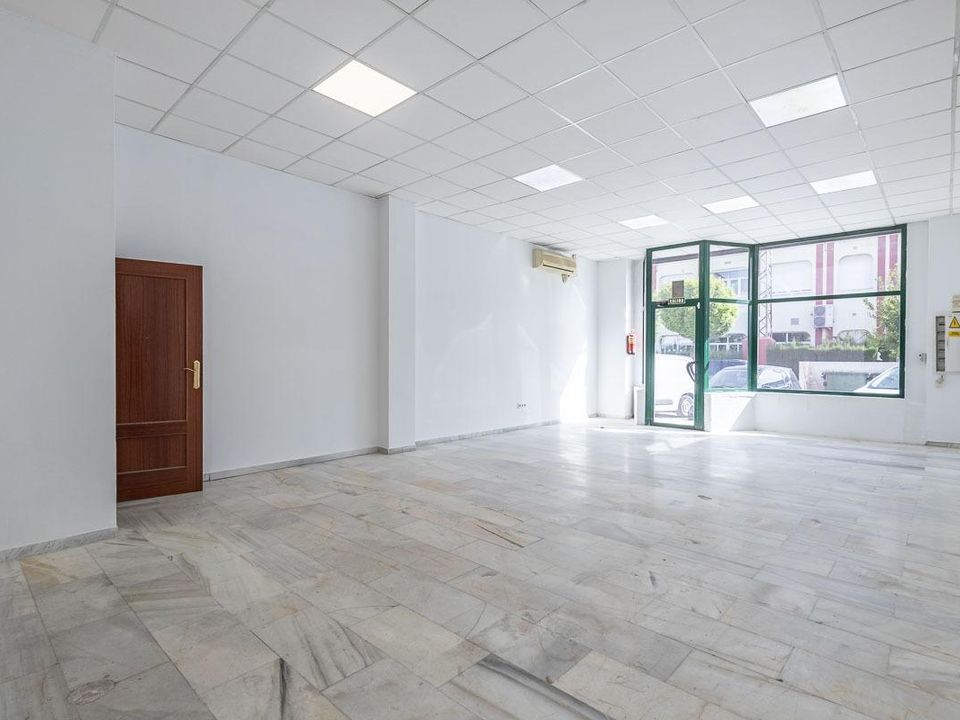 L'establiment comercial a Peligros, Granada - foto 1