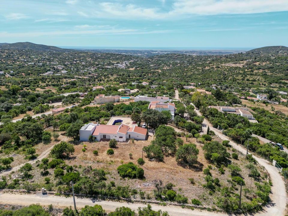 Helårsgrund i Santa Barbara de Nexe, Faro - foto 1
