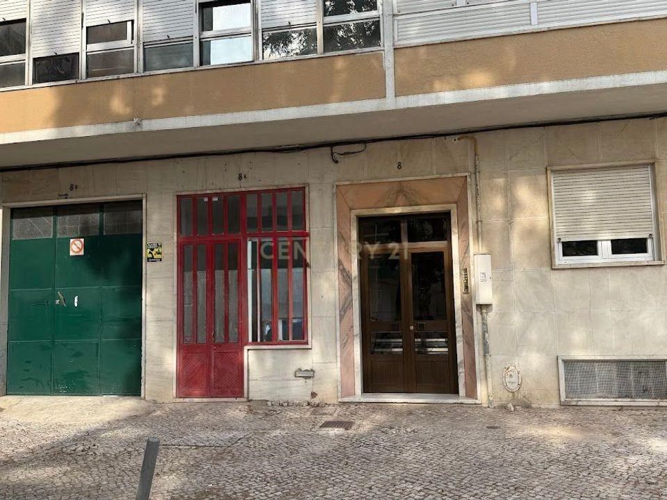 Erhvervsejendom i Amadora, Lisbon - foto 1