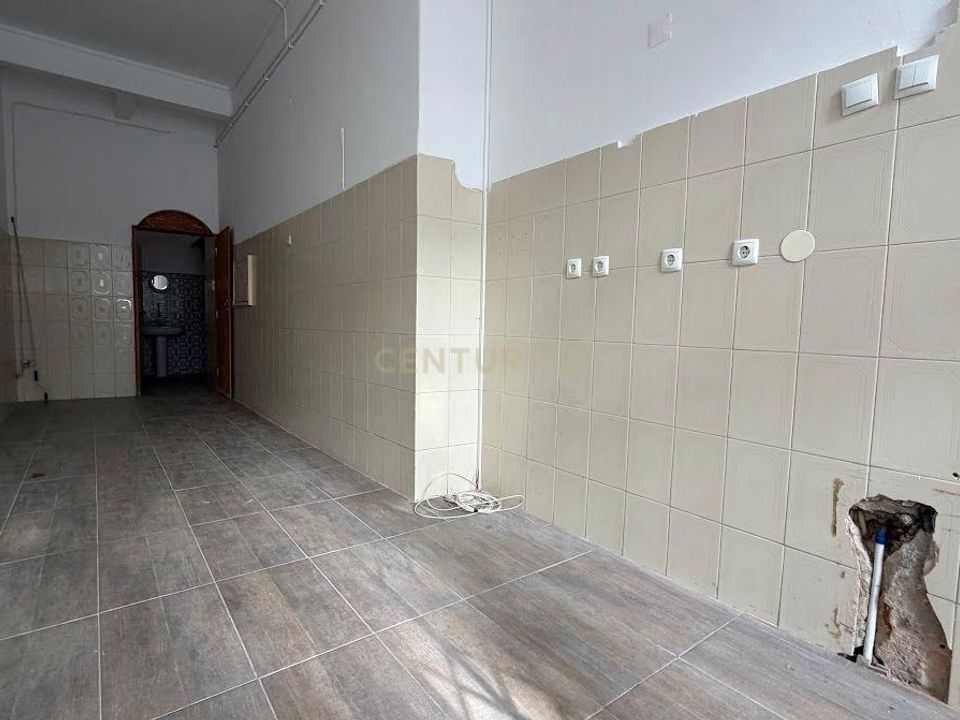 Erhvervsejendom i Amadora, Lisbon - foto 4