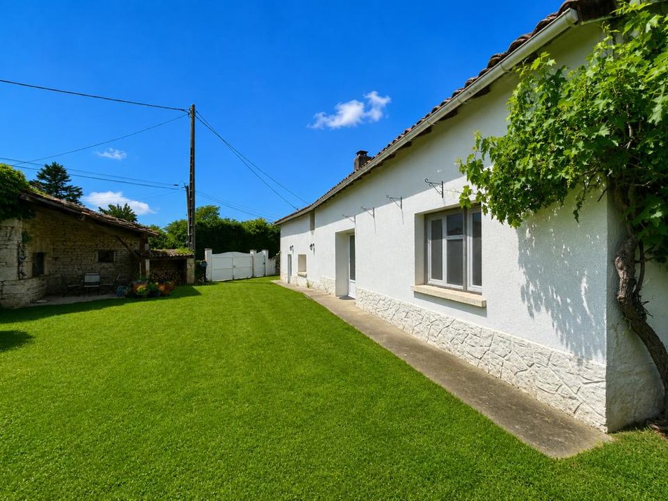 Villa in Limalonges, Deux-Sevres - foto 1