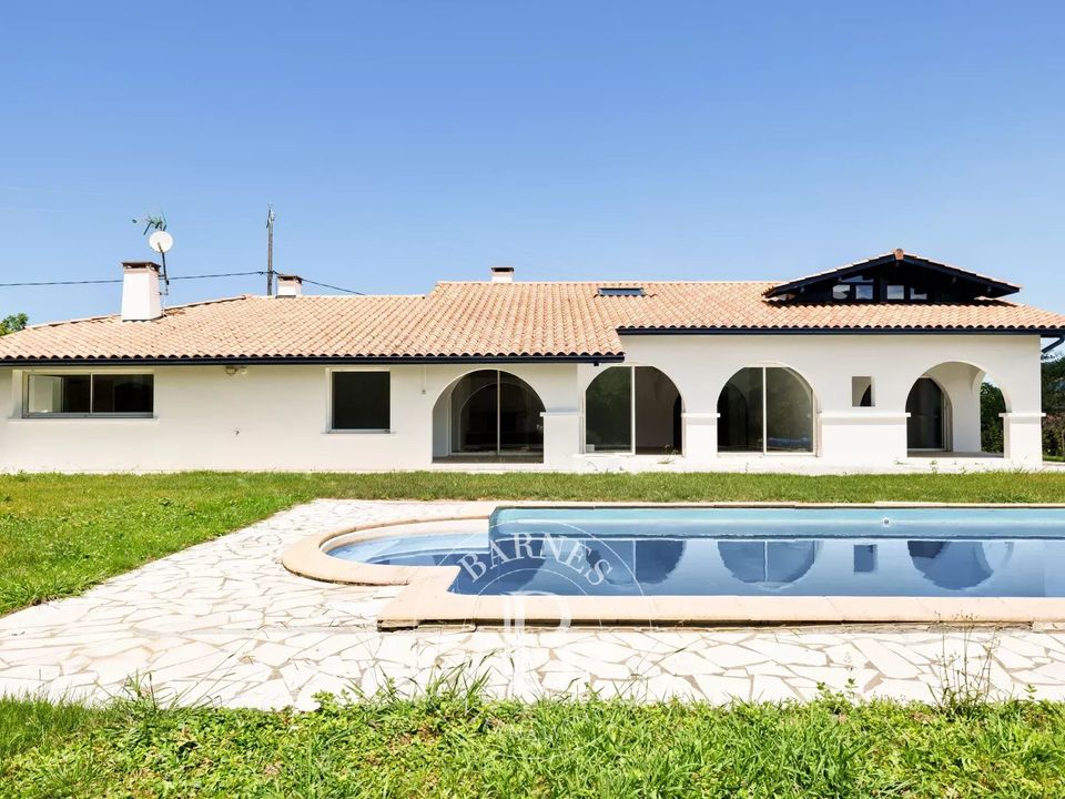 Villa a Urrugne, Pyrenees-Atlantiques - foto 1