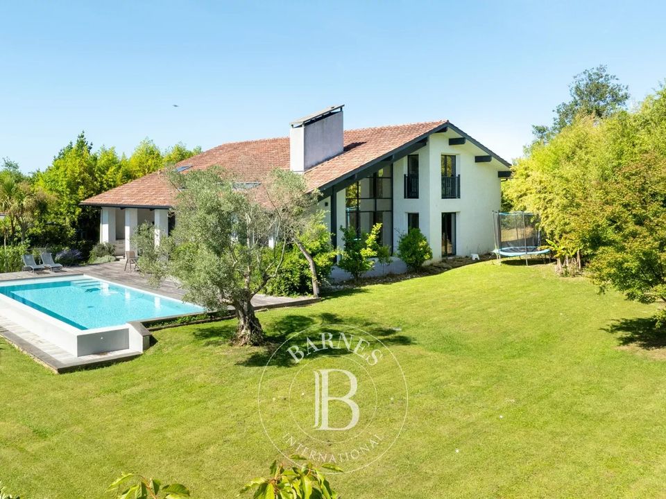 Villa i Arbonne, Pyrenees-Atlantiques - bilde 1
