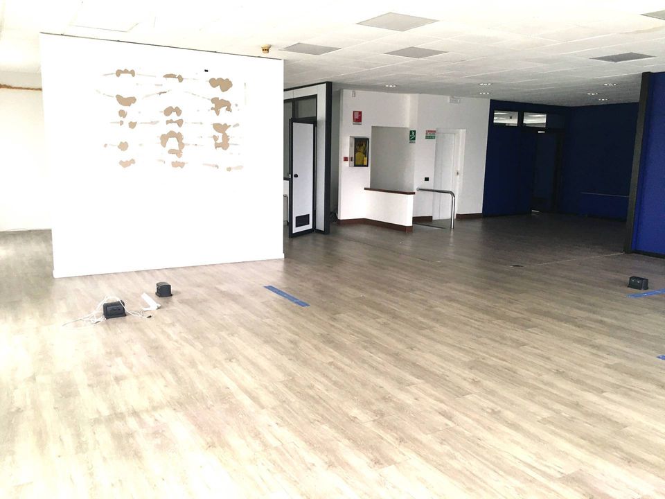 L'establiment comercial a Nerviano, Milan - foto 4