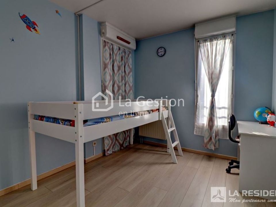 Apartment in Saint-Ouen-l'Aumône, Val-d'Oise - photo 3