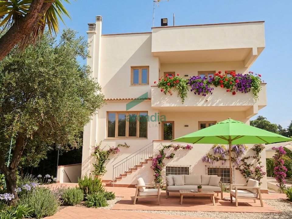 Villa in Bari, Bari - foto 1