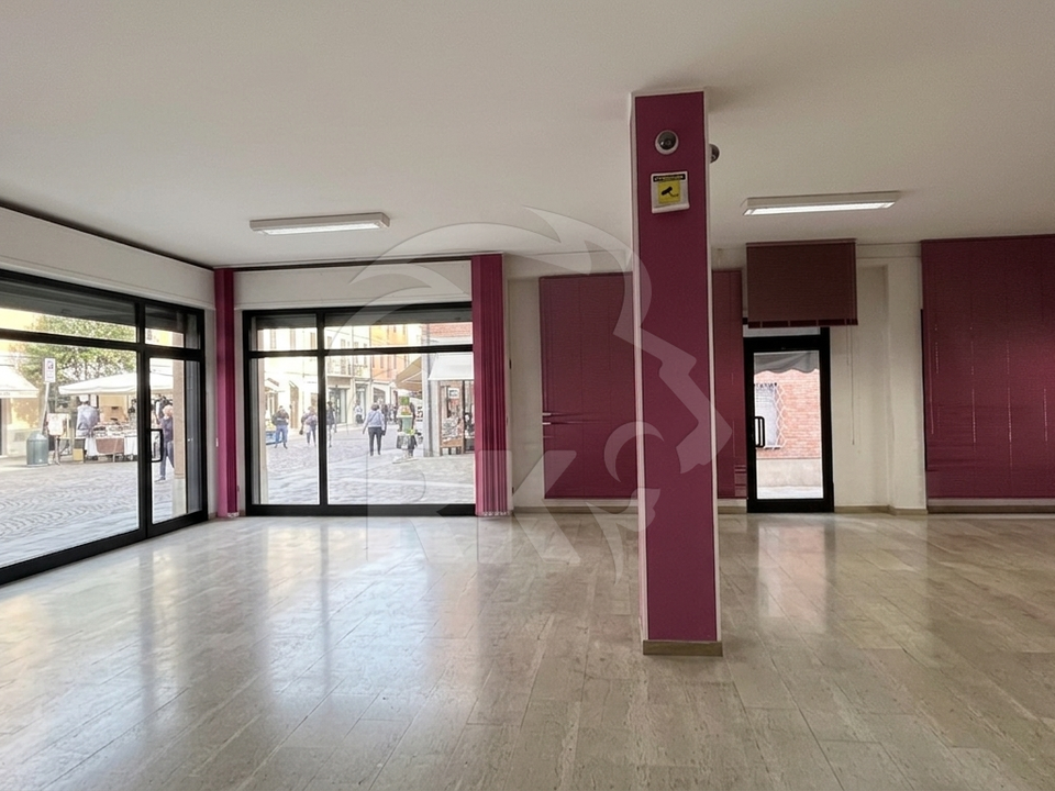 Erhvervsejendom i Ferrara, Ferrara - foto 5