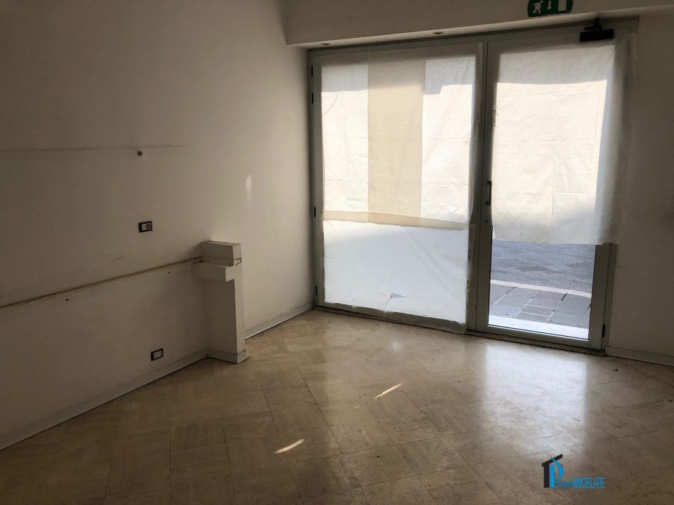 Erhvervsejendom i Terni, Terni - foto 1