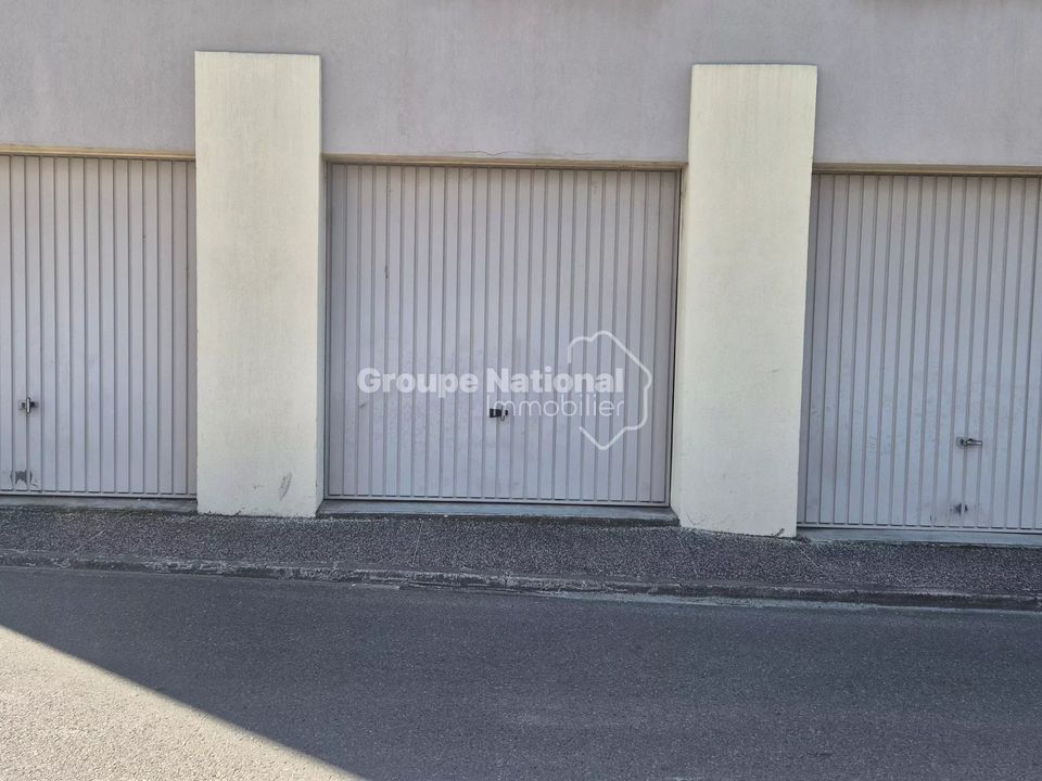 Garatge a Pernes-les-Fontaines, Vaucluse - foto 1