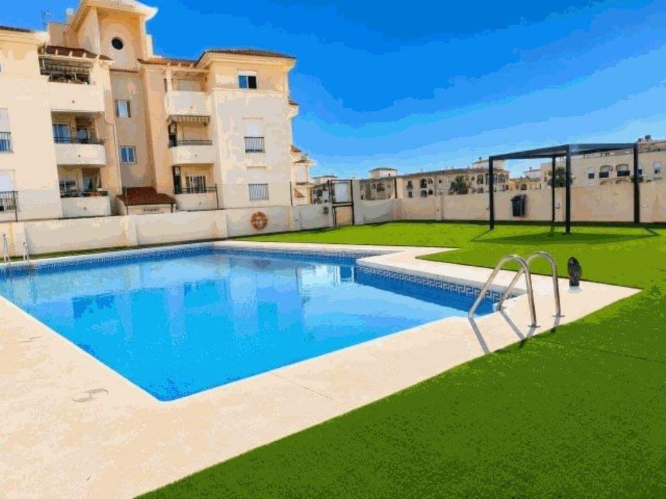 Villa i San Luis De Sabinillas, Malaga - foto 1