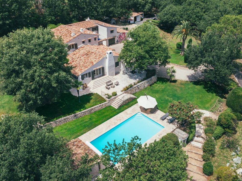 Villa a Le Rouret, Alpes-Maritimes - foto 1