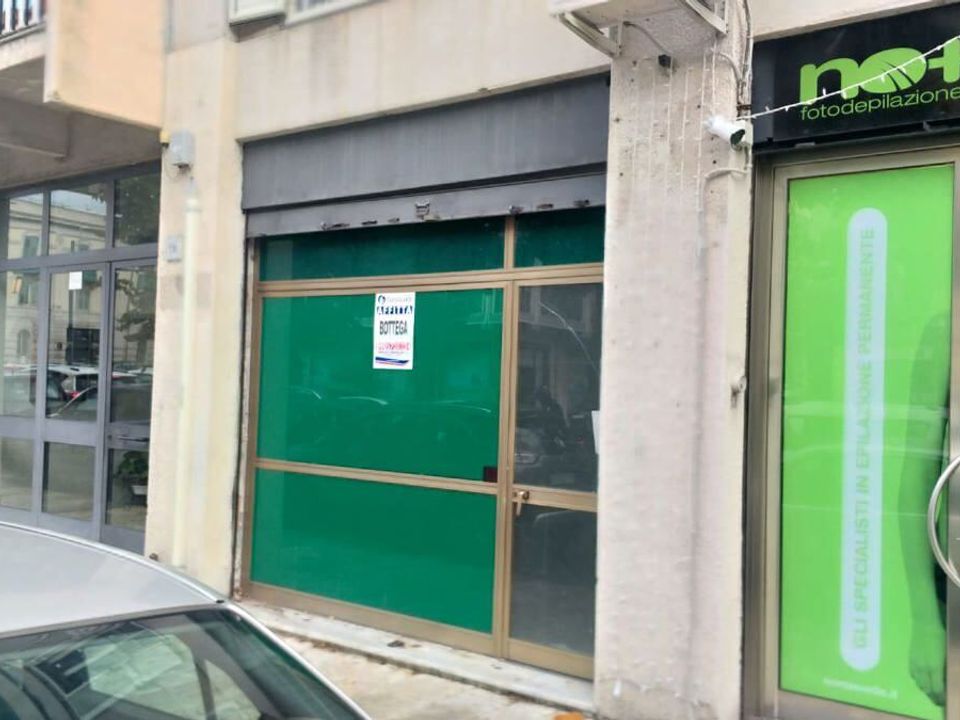 Erhvervsejendom i Messina, Messina - foto 1