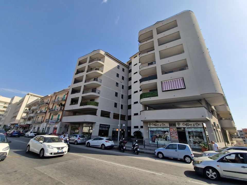 Erhvervsejendom i Messina, Messina - foto 1
