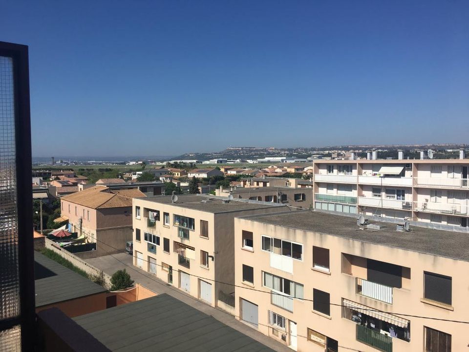 Apartment in Marignane, Bouches-du-Rhone - photo 3