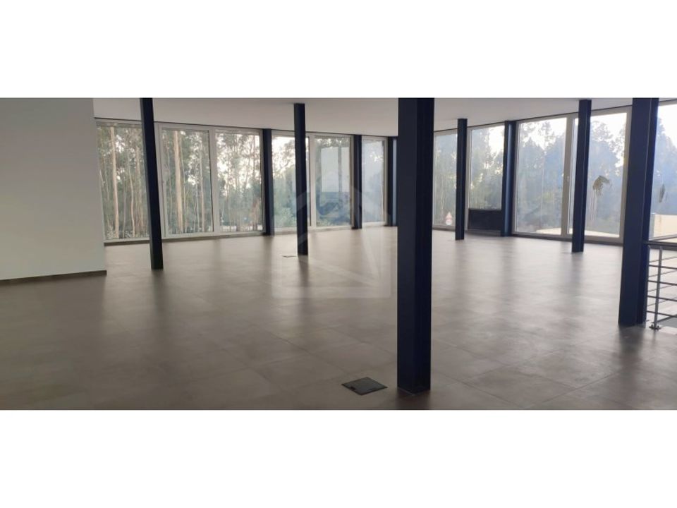 L'establiment comercial a Lourosa, Aveiro - foto 4
