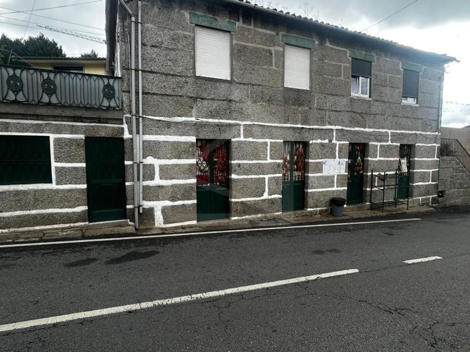 Propiedad comercial en Moreira de Conegos, Braga - foto 1