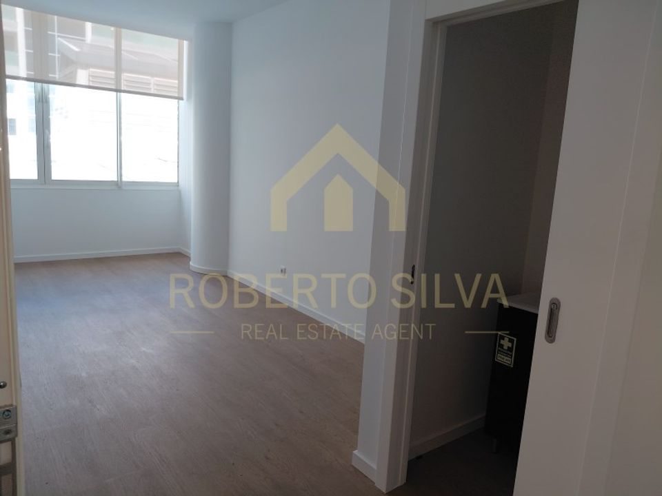 Commercial property in Se, Madeira - photo 1