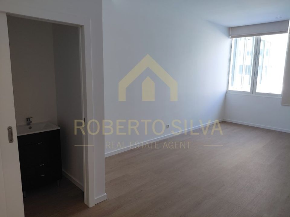 Commercial property in Se, Madeira - photo 2