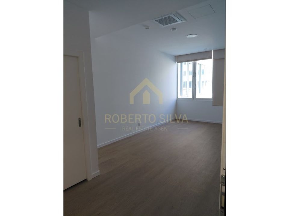 Commercial property in Se, Madeira - photo 5