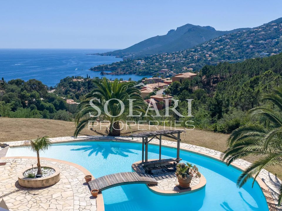 Villa i Theoule-sur-Mer, Alpes-Maritimes - foto 1