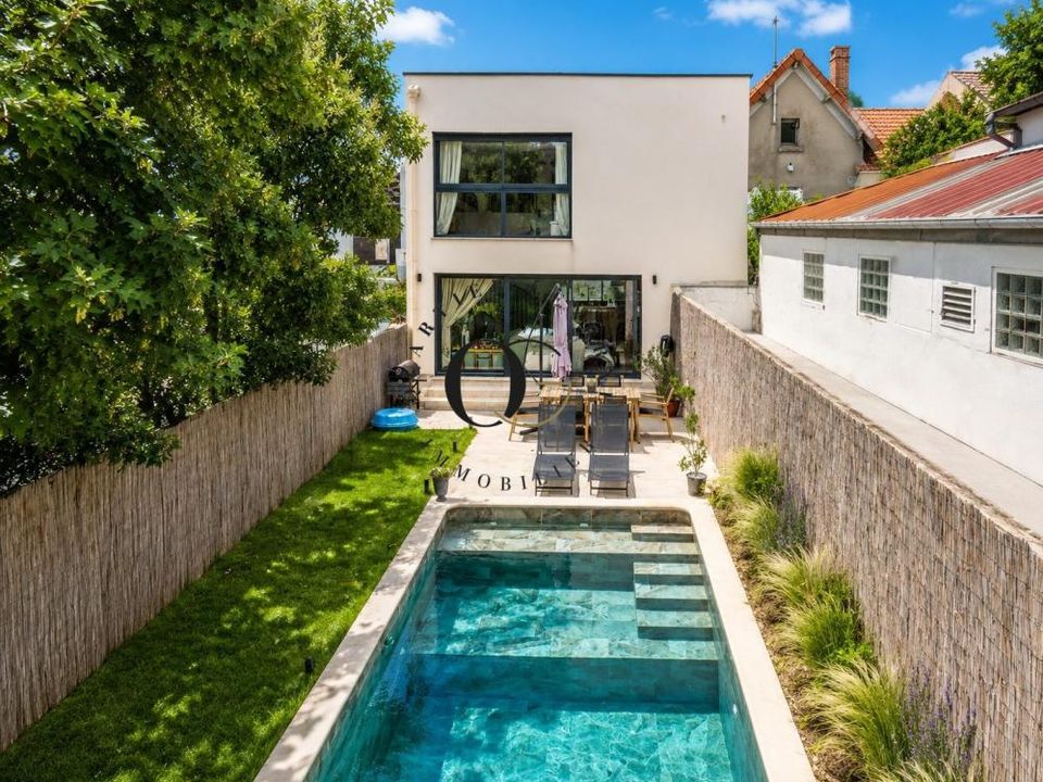 Villa i Montreuil, Seine-Saint-Denis - foto 1