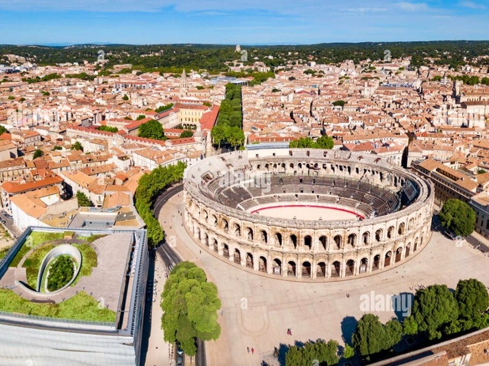 Erhvervsejendom i Nimes, Gard - foto 1