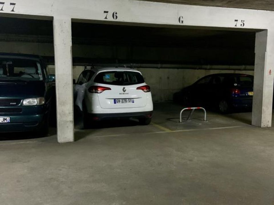 Espai d'estacionament a Paris, Paris - foto 1