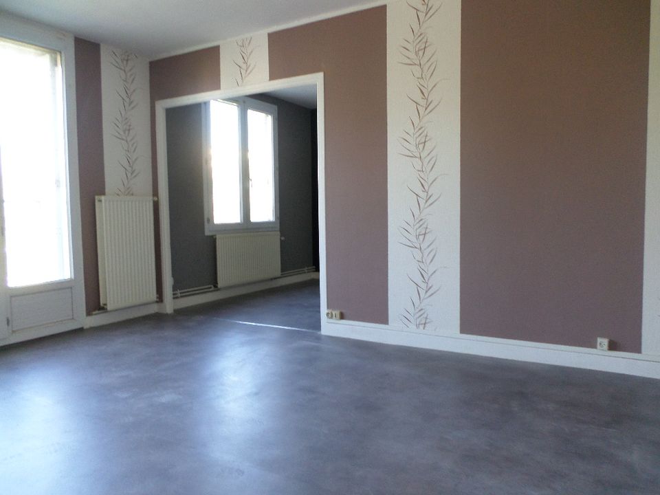 Apartment in Vouziers, Ardennes - photo 1