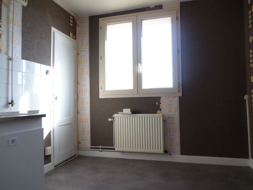 Apartment in Vouziers, Ardennes - photo 3
