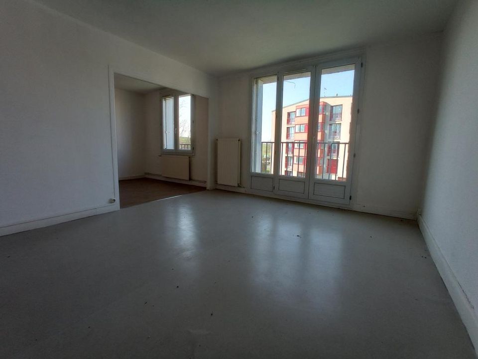 Apartment in Vouziers, Ardennes - photo 1