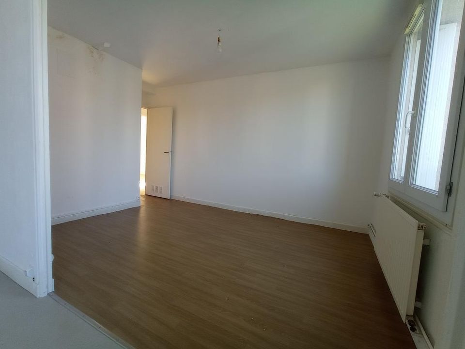 Apartment in Vouziers, Ardennes - photo 2